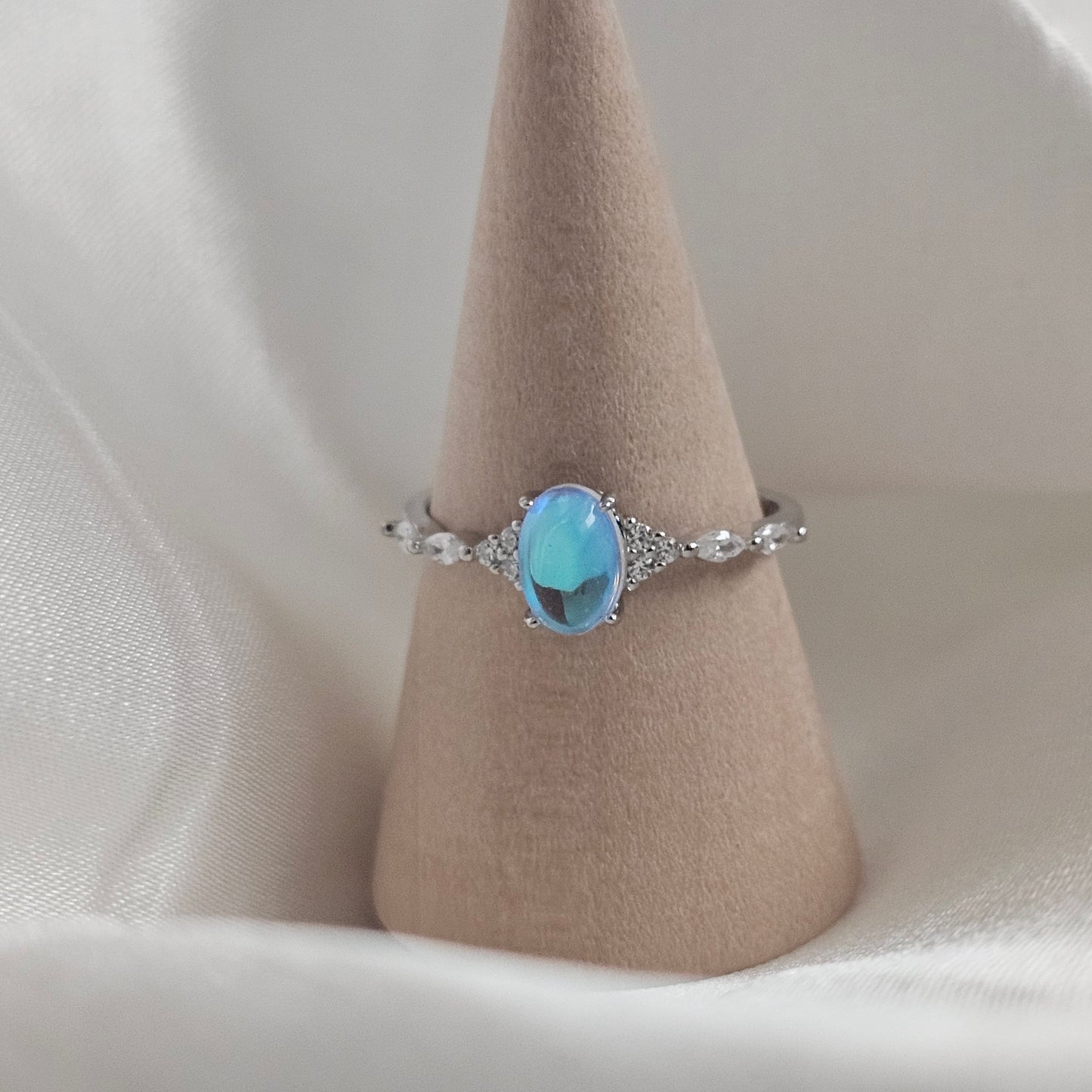 Winter Halo Ring – 925 Sterling Silver Moonstone & Cubic Zirconia