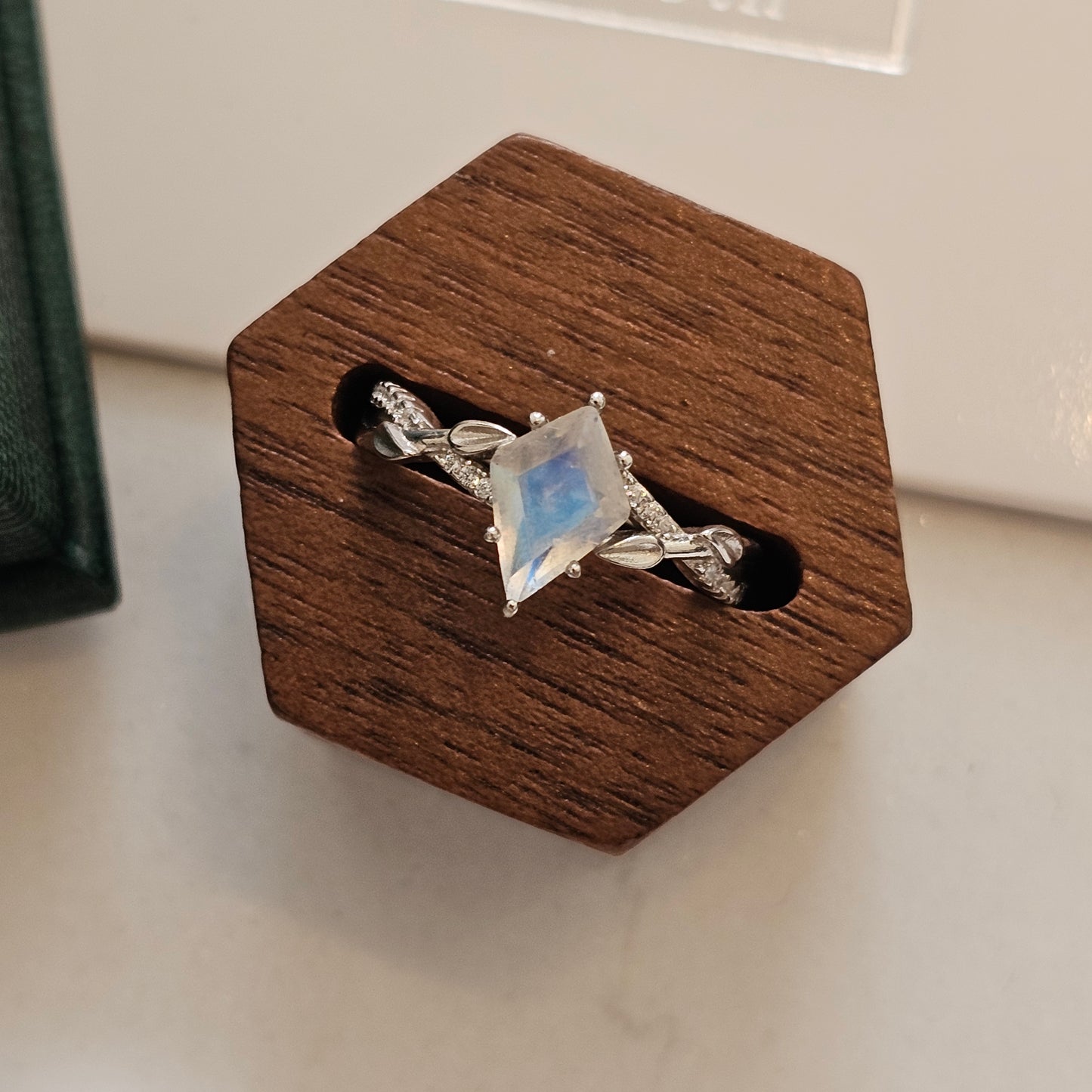 Mystic Moonstone Crown – 925 Sterling Silver Ring