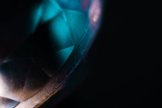 The Mysterious Gem That Changes Colour With the Light