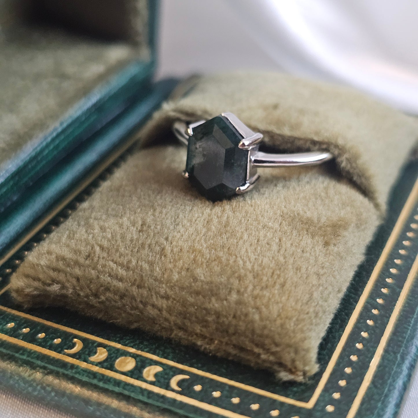 Natural Moss Agate Hexagon-Cut Ring 925 Silver