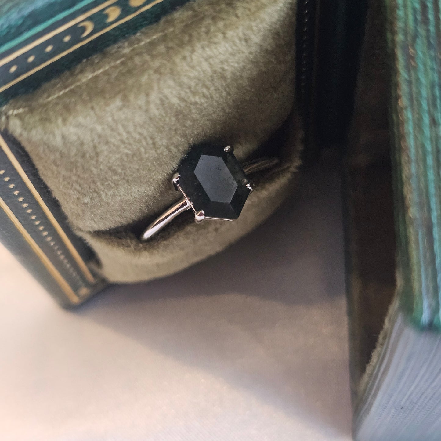 Natural Moss Agate Hexagon-Cut Ring 925 Silver