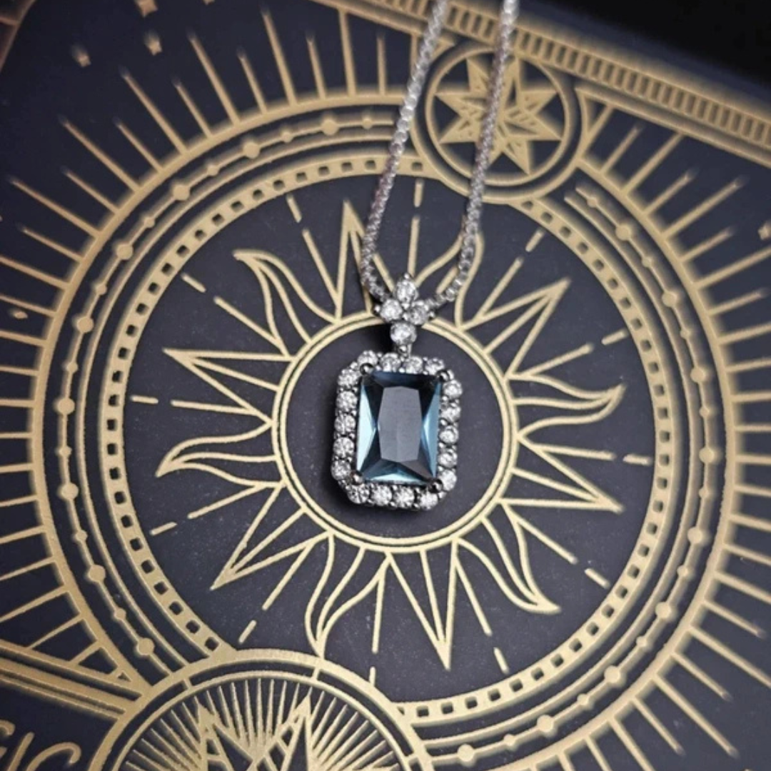 Sea Mist Necklace - Aquamarine set in 925 Silver