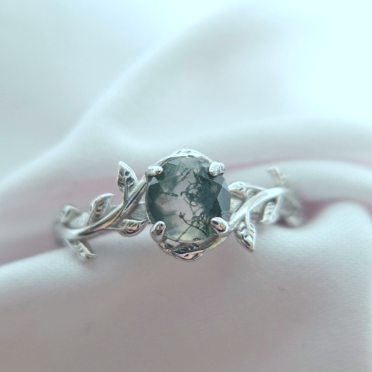 Moss Agate Leaf Ring – Nature‑Inspired 925 Sterling Silver