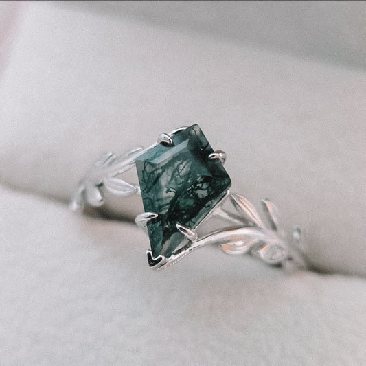 Moss Agate Olive Grove Leaf Ring | Platinum Plated | 925 Sterling Silver Moonstone&Sage