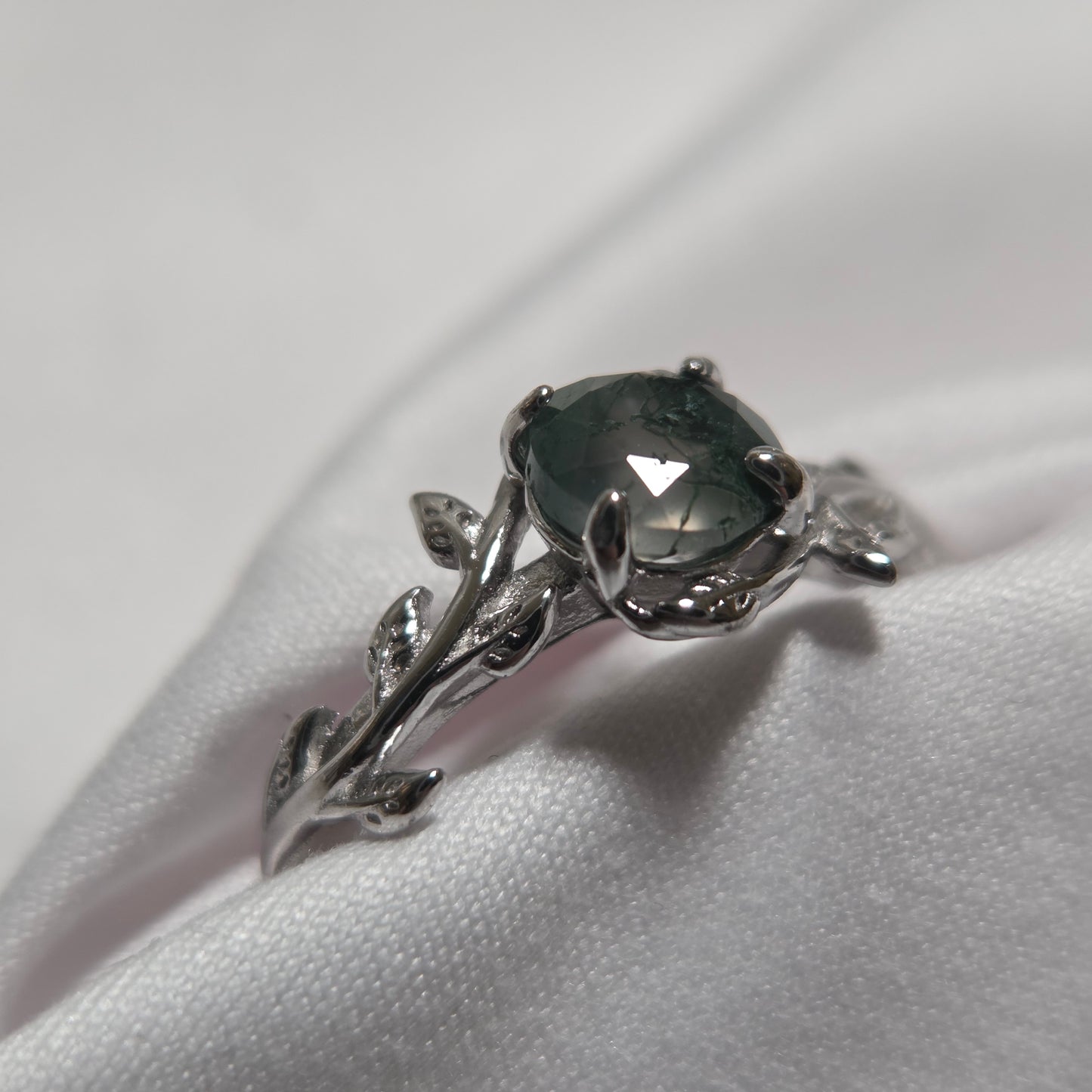 Moss Agate Leaf Ring – Nature‑Inspired 925 Sterling Silver