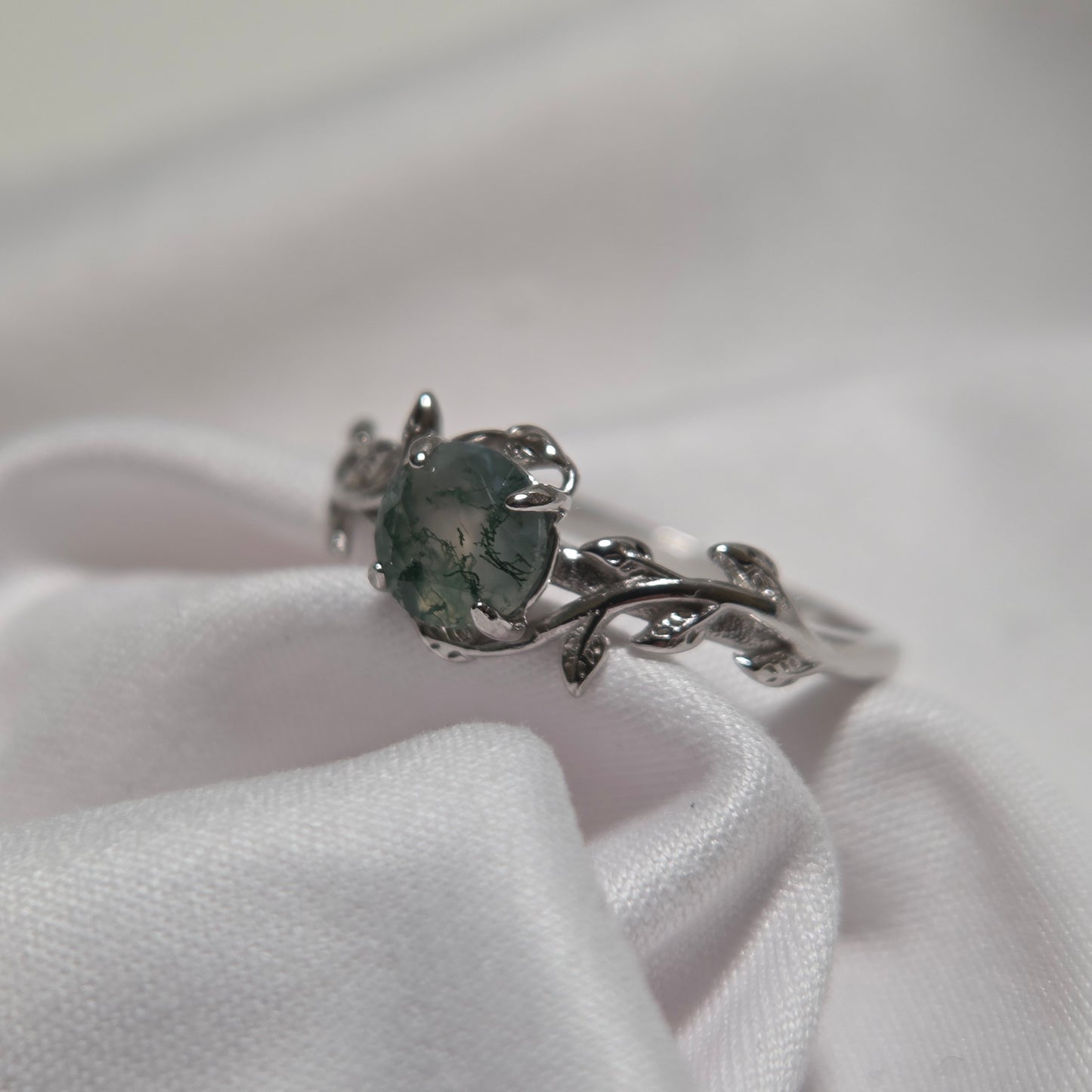 Moss Agate Leaf Ring – Nature‑Inspired 925 Sterling Silver