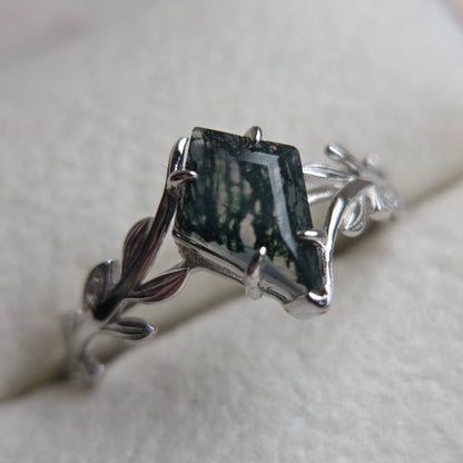 Moss Agate Olive Grove Leaf Ring | Platinum Plated | 925 Sterling Silver Moonstone&Sage