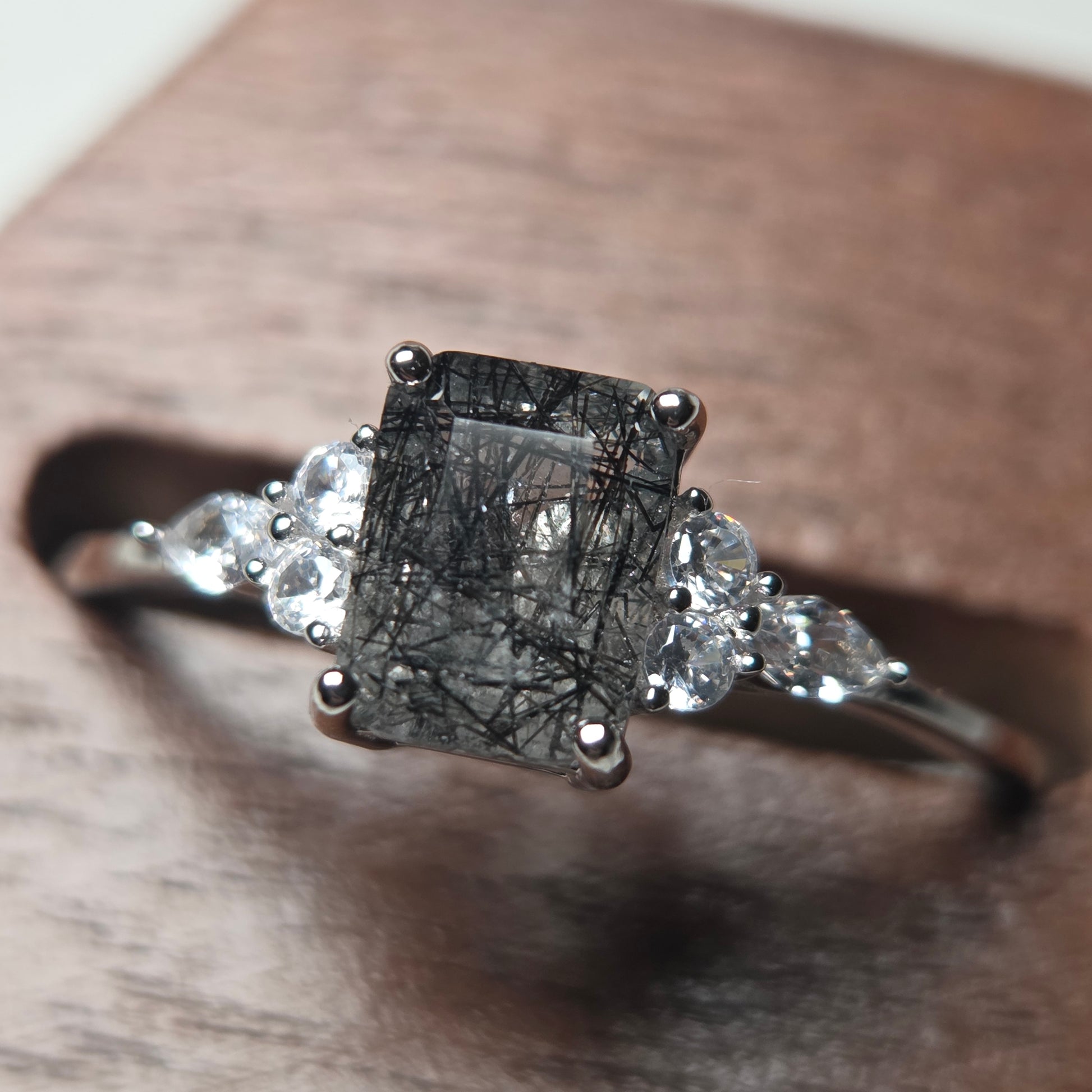 close up of a natural rutilated quartz ring 925 silver
