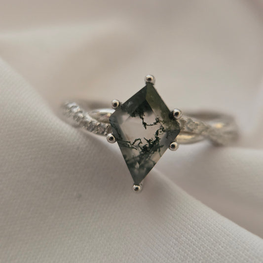 Forest Glade Moss Agate Ring | Kite Cut 925 Sterling Silver