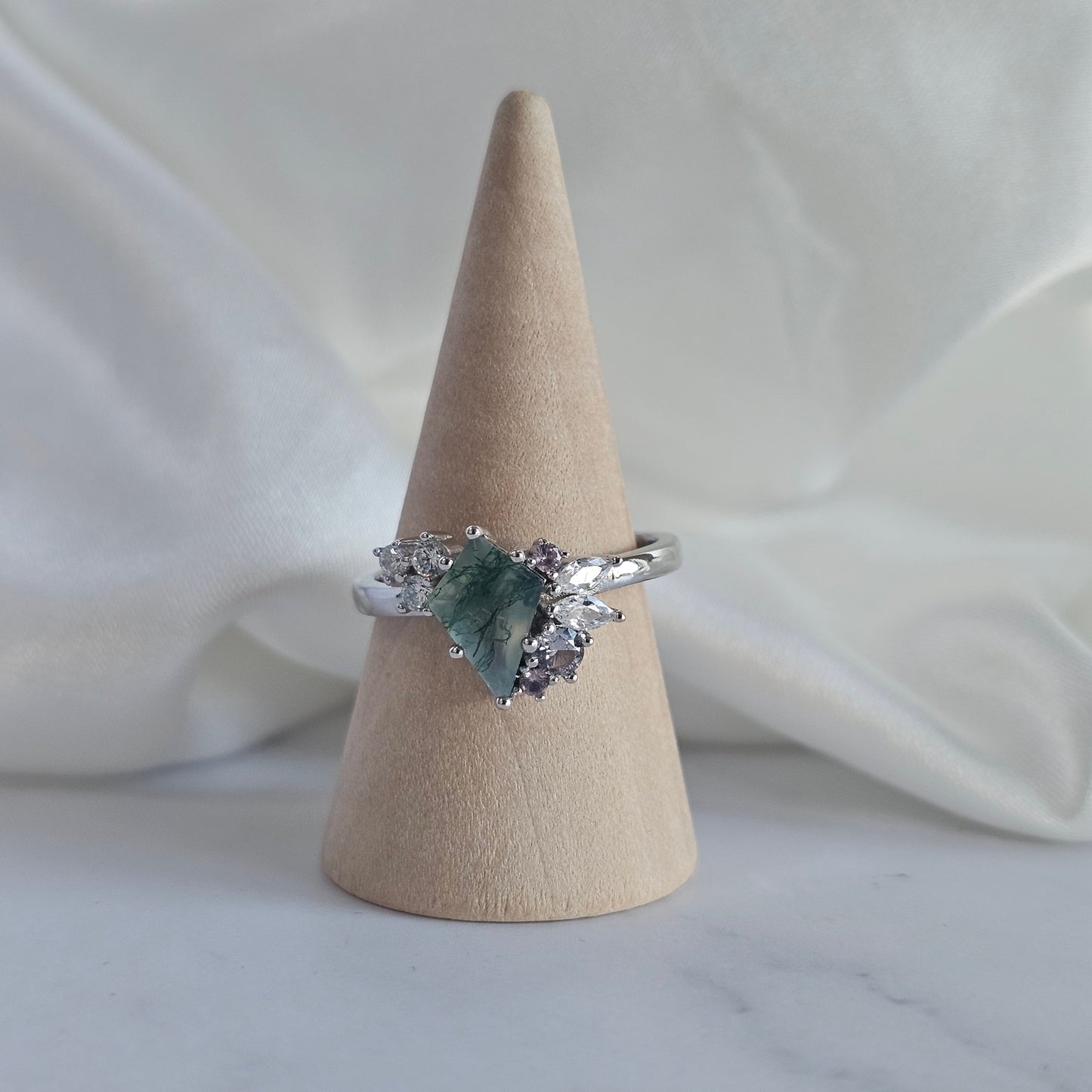 Aurora Forest Ring – Moss Agate, Alexandrite & White Cubic Zirconia Set in Rhodium-Plated 925 Silver