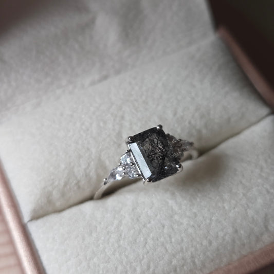 Black Rutilated Quartz Statement Ring – The Black Shard Ring in 925 Sterling Silver Moonstone & Sage