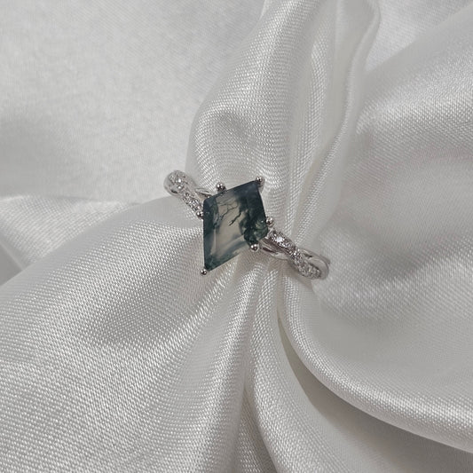 Forest Glade Moss Agate Ring – Nature-Inspired 925 Sterling Silver Jewellery