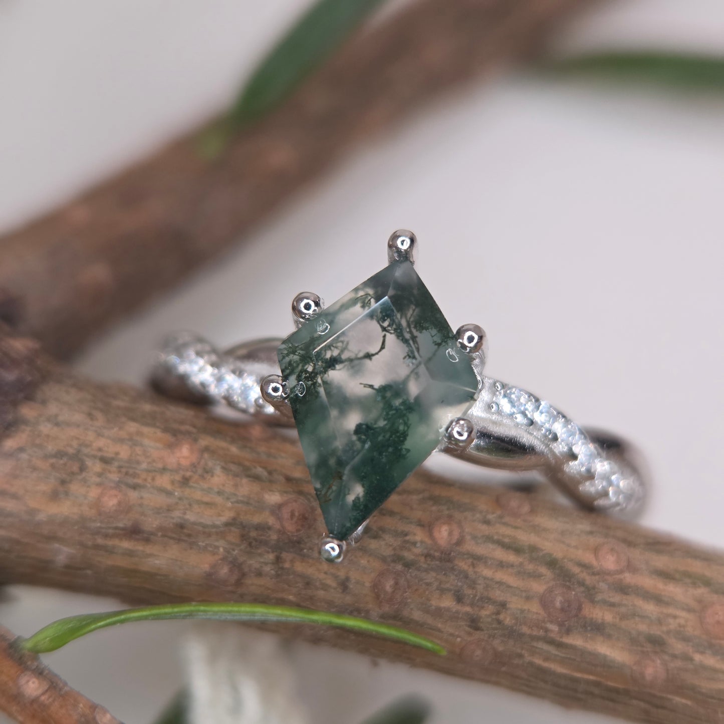 Forest Glade Moss Agate Ring | Kite Cut 925 Sterling Silver