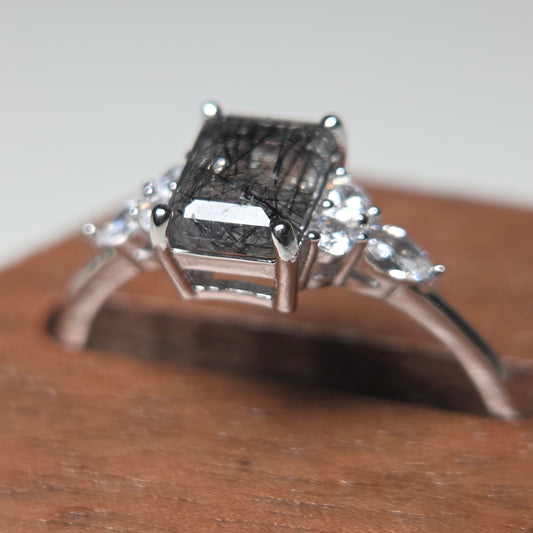 The Black Shard Ring - Rutilated Quartz Set in 925 Silver