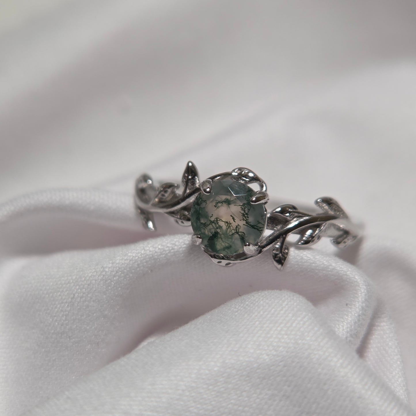 Moss Agate Leaf Ring – Nature‑Inspired 925 Sterling Silver